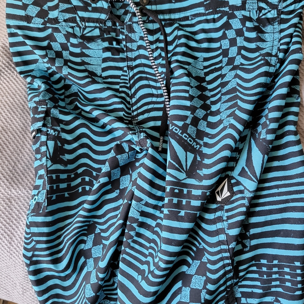 Volcom Swim Shorts - Picture 3 of 4